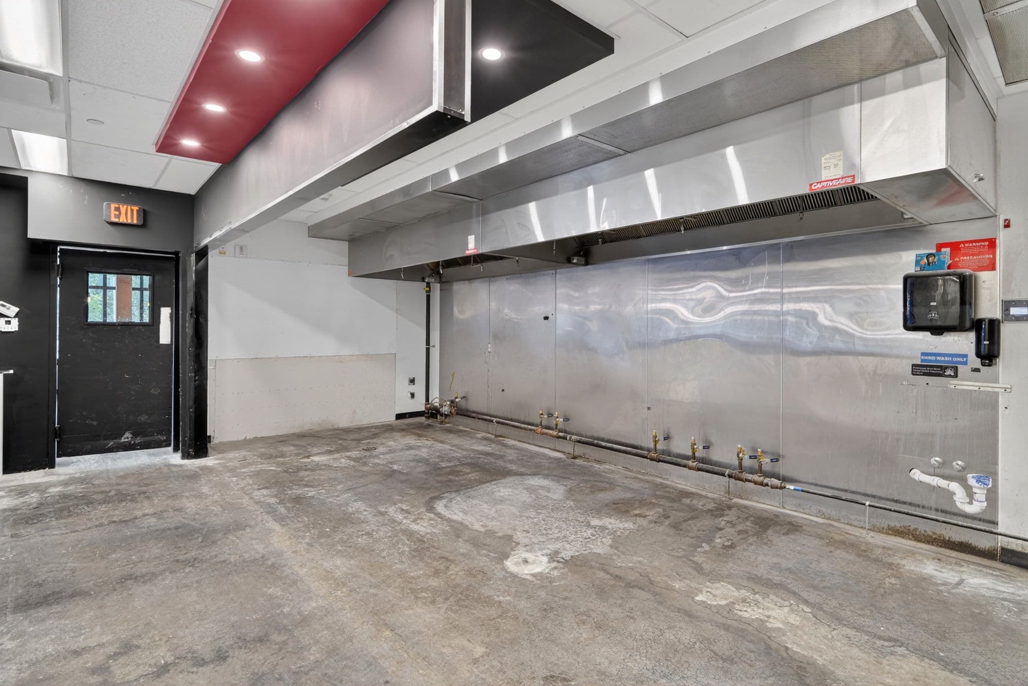 Lower-level bar atmosphere with separate entry potential (as-is)
